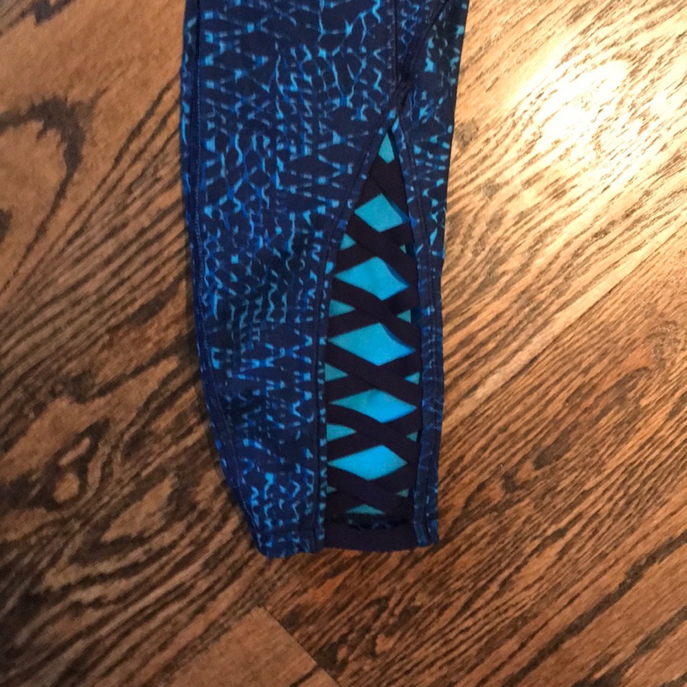 Lululemon Wunder Under 7/8th legging Sz 6 - Picture 2 of 3
